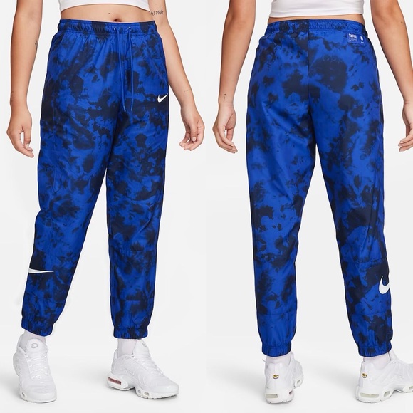 Nike US Soccer Essential Women’s Graphic Joggers - Picture 2 of 14